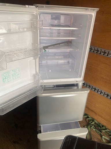 NO B959?福岡市内配送設置無料✨?シャープ 冷蔵庫 350L 3ドア どっちもドア 両開き 中段冷凍室 シルバー SJ-W351