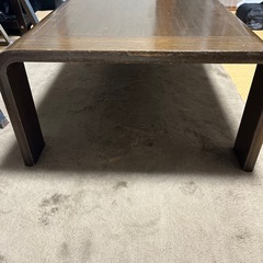 木製ローテーブルの画像