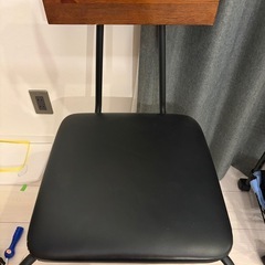 ダイニングテーブルの画像