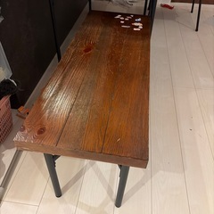 ダイニングテーブルの画像