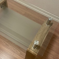 ガラステーブルの画像