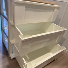 衣装ケースの画像