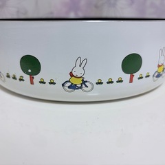 ミッフィの絵柄のフライパンの画像