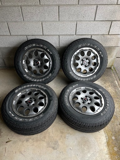225/70R16 溝あり　ホワイトレター　デリカD5
