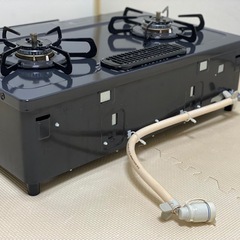 ガスコンロ　2023年製　都市ガス　ホースと接続口付きの画像