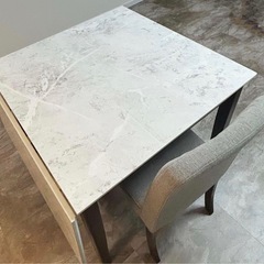 【美品】【29日まで】伸長式ダイニングテーブル3点セット 椅子2脚 大理石調 80/120×80H70の画像