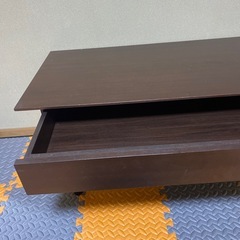 引き出し付き 机の画像