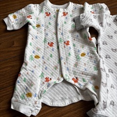 ユニクロ　キルト　カバーオール　　60サイズ  3セットの画像