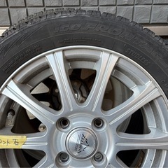 スタッドレスタイヤの画像