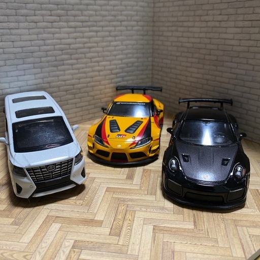 ポルシェ、トヨタGR、アルファードミニカー
