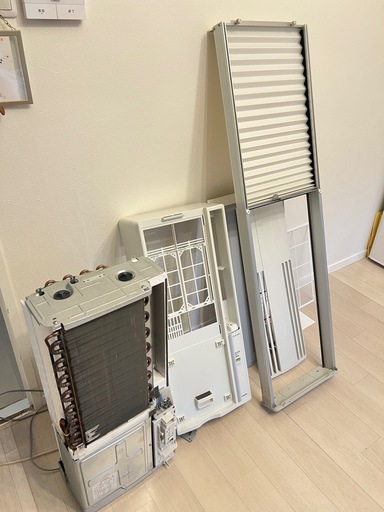 【取引中】エアコン　窓枠　コロナ
