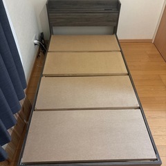 ベッドフレーム(6年使用)の画像