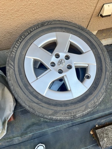 ZVW30 プリウス　タイヤ