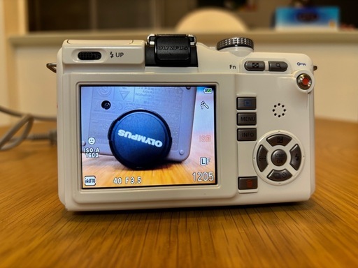 OLYMPUS ミラーレス一眼 E-PL1s レンズキット ホワイト