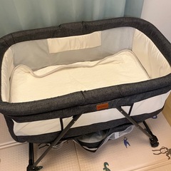 ベビーベッド（ubravoo）　の画像