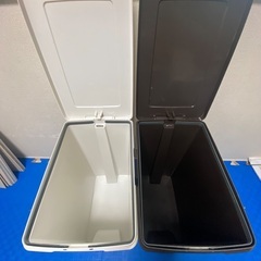 ペダル式　ゴミ箱　2個セット（1個でも可）　45リットルゴミ袋対応の画像