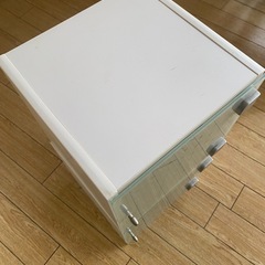 ガラス扉のカラーボックス2個の画像