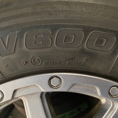 ハイエースに　15インチタイヤアルミセット　まだまだ使えますの画像