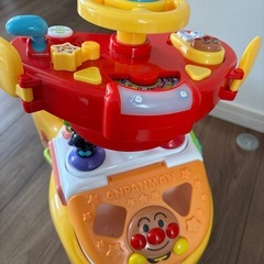 アンパンマン　　よくばりビジーカー
の画像