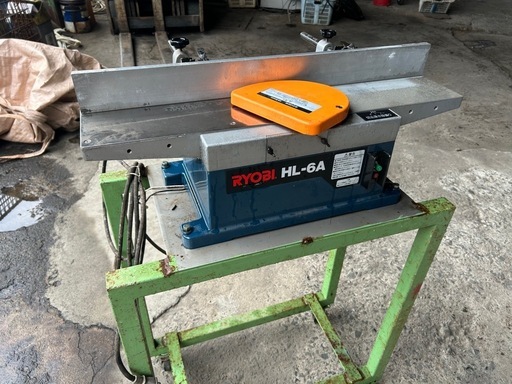 電動カンナ 　RYOBI HL-6A   便利なコロ付き脚