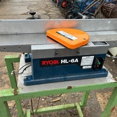 電動カンナ 　RYOBI HL-6A   便利なコロ付き脚の画像