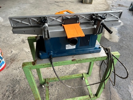 電動カンナ 　RYOBI HL-6A   便利なコロ付き脚
