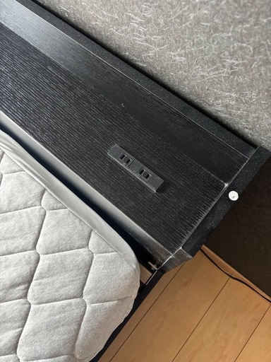 ベット　　クイーンサイズ　　フレームのみ可能