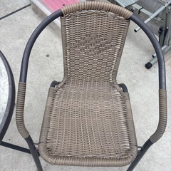 屋外用テーブル 椅子2脚の画像