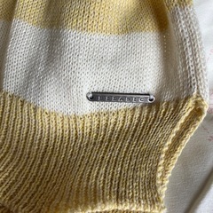 LILASIC イエローとホワイトのストライプニットセーター Lサイズの画像