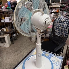 ３０センチリビング扇風機YT-3205PRの画像