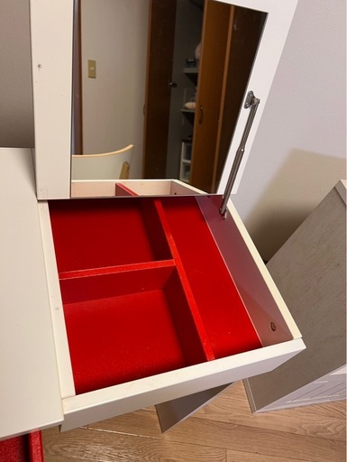 ドレッサー、鏡台