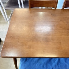 白岡市 ダイニングテーブル 椅子 2脚 ベンチ 一脚 木製 125cm 中古 格安 早い者勝ちの画像