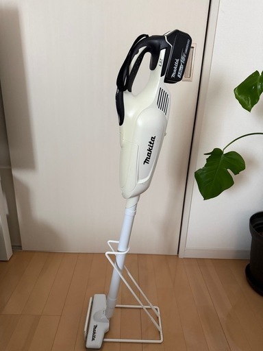 取引中　makita マキタ コードレス 紙パック式　掃除機