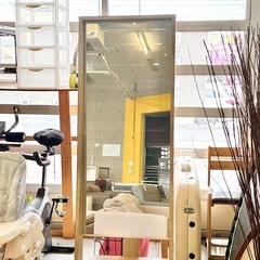 白岡市 収納付きミラー 全身鏡 ラック付き 姿見 木目調 中古 格安 早い者勝ちの画像