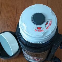 ステンレス水筒 THERMOSの画像