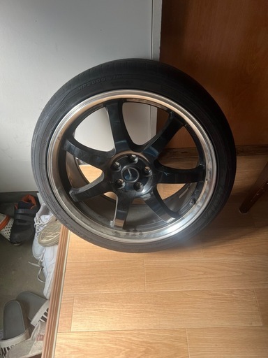 225/40R18