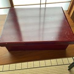 ガラステーブルの画像