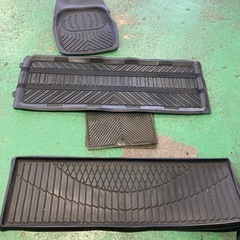 デリカD5 フロアマットの画像