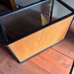 ガラスケースの画像