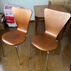 伸縮式テーブル＆椅子2脚セットの画像