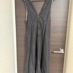 GU ダークグレー　ジャンプスーツの画像