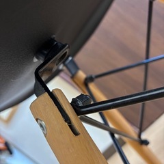イームズチェア　強化樹脂　椅子の画像