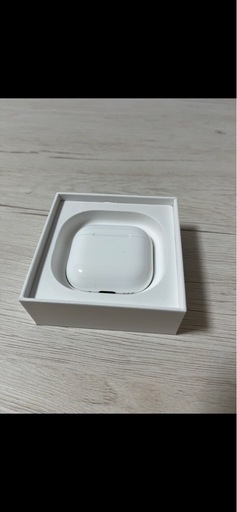 Apple AirPods 第4世代（アクティブノイズキャンセリング搭載モデル）