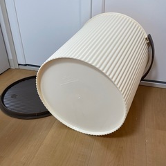 オムニウッティ LLサイズ（20L）フタ付きバケツ アイボリー」の画像
