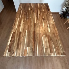 ダイニングテーブルの画像