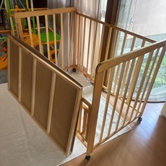 ベビーベッドの画像