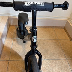 ストライダー黒の画像