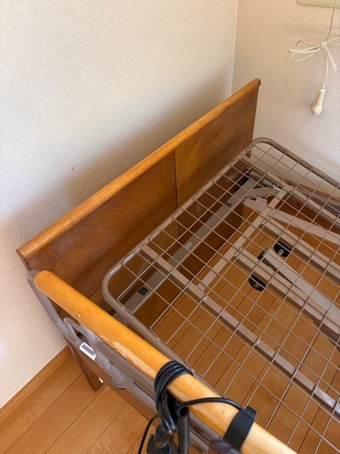 プラッツ
電動ベッド 