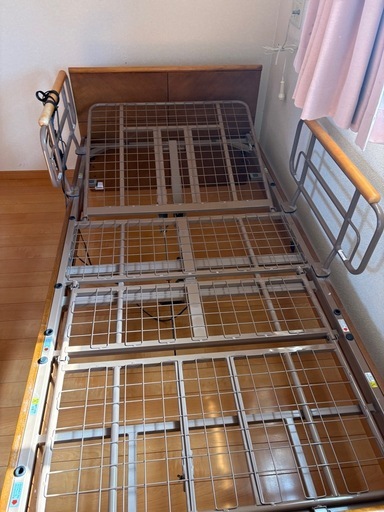 プラッツ
電動ベッド 