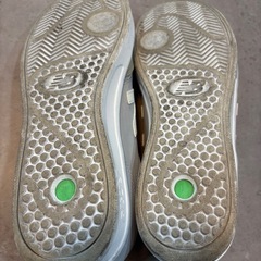 ニューバランス　スニーカー 27センチの画像